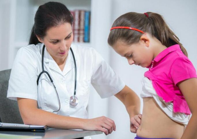 A child with suspicion of a helminth invasion of the appointment of a doctor