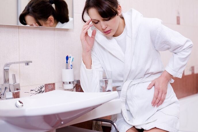 nausea and abdominal pain as a symptom of parasitic infection